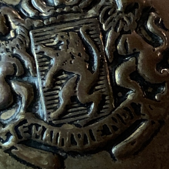 Vintage brass coat of arms buttons. Set of 2 - Picture 4 of 6